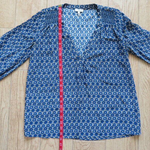 Joie 100% Silk Blue Medallion Pullover Blouse Women's S Relaxed Fit Boho - Picture 5 of 8